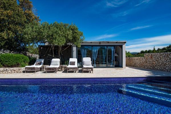 Private Cottage In Olive Grove With Heated Pool - Sevid