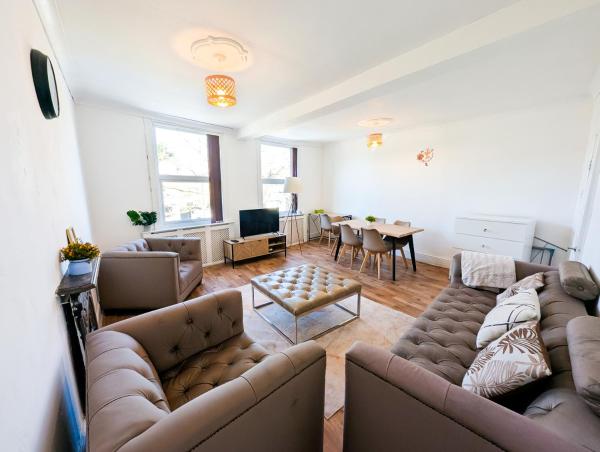 A la foto es mostra l'objecte Budget 2BDR apartment 6PPL situat a la ciutat de Teddington.