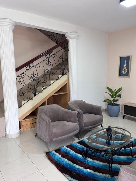 Nella foto è visibile l'oggetto Duplex Haut Standing ODZA situato nella città di Mvan.