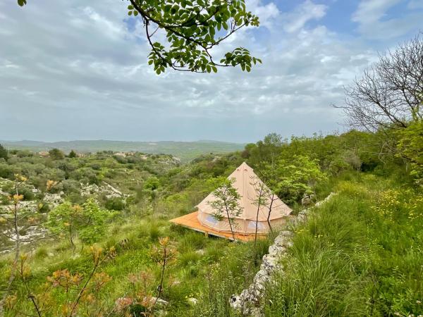 Nella foto è visibile l'oggetto Ananda Glamping natural escape situato nella città di Ferla.