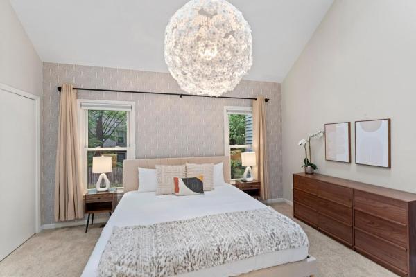 Auf dem Foto ist das Objekt Lakeside Stay Metro, INOVA, Dining & Shops Nearby! in der Stadt Merrifield zu sehen.