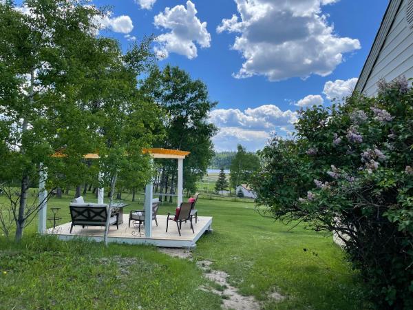 На фото показан объект Imperial Ranchettes GuestSuite, расположенный в городе 108-Майл-Ранч.
