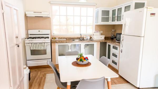 Op de foto is het object Apartamento de 2 habitaciones te zien, gelegen in de stad Básima.