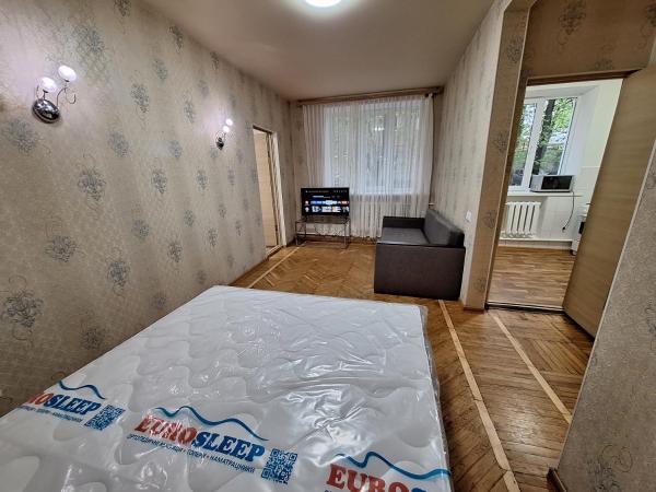 Foto 1: 2 кімнатна Квартира подобово у центрі Полтави біля ЦУМу з власною закритою парковкою Документи для відрядження Мережа квартир
