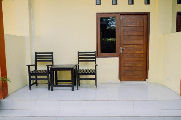 A la foto es mostra l'objecte RedDoorz at Hening Homestay situat a la ciutat de Ampenan.