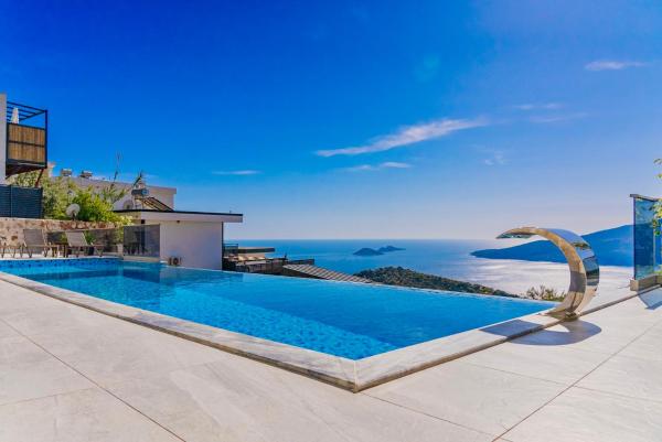 En la foto se muestra el objeto Stunning Sea View Luxury Villa in Kalkan ubicado en la ciudad de Kaş.