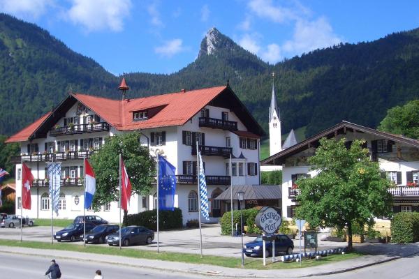 A la foto es mostra l'objecte Hotel zur Post situat a la ciutat de Kreuth.