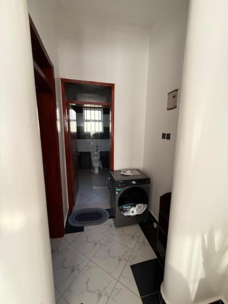 MEEL Apartment, Kira