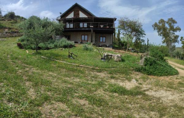 På billedet ses objektet Lori's country home beliggende i byen Lefkakia.