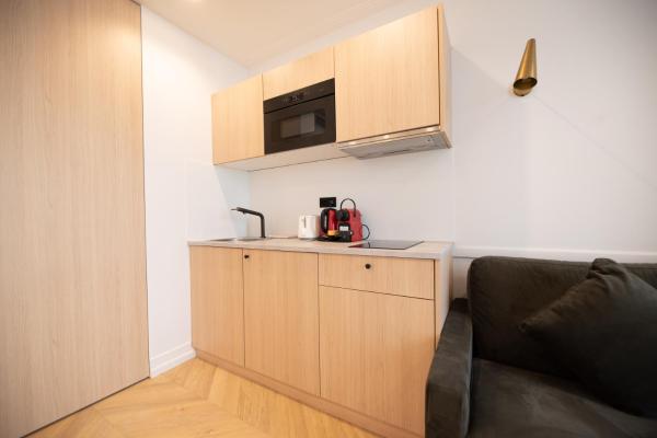 Kuva 9: Flat by River & Bastille