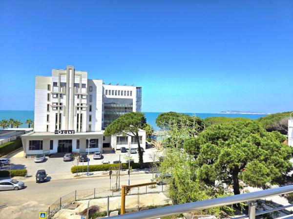A la foto es mostra l'objecte Adriatic View Holiday Apartment 077 situat a la ciutat de Golem.