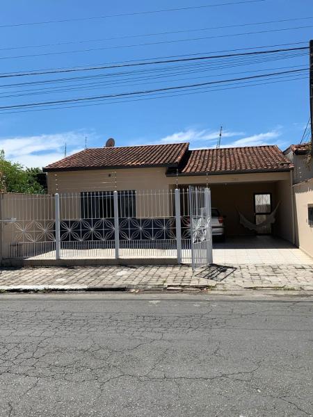 På billedet ses objektet Casa Aconchegante em Aparecida - 600 metros da Basílica beliggende i byen Aparecida.
