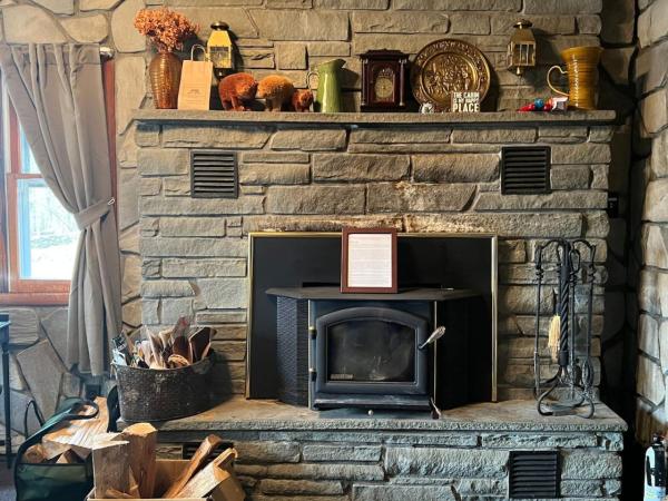 En la foto se muestra el objeto Cozy Catskill Mountain Cabin ubicado en la ciudad de Denver.