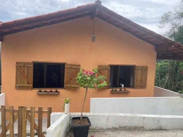 A la foto es mostra l'objecte Suítes com vista para o mar - Recanto Yanah situat a la ciutat de Parati.