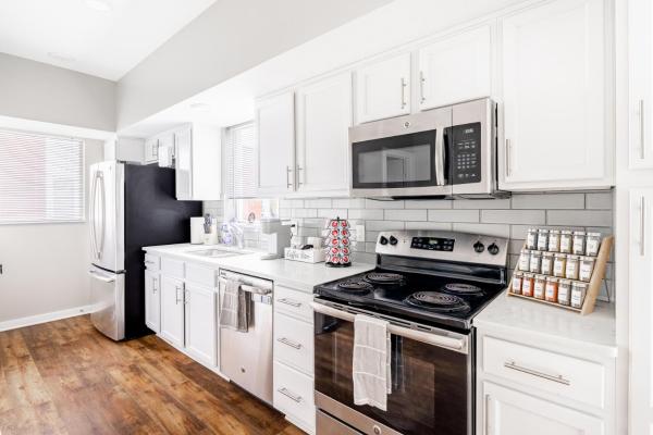 Luxury Downtown Townhome Private Garage Unit 4, Cleveland