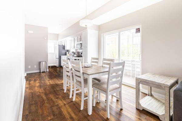 Luxury Downtown Townhome Private Garage Unit 10, Cleveland