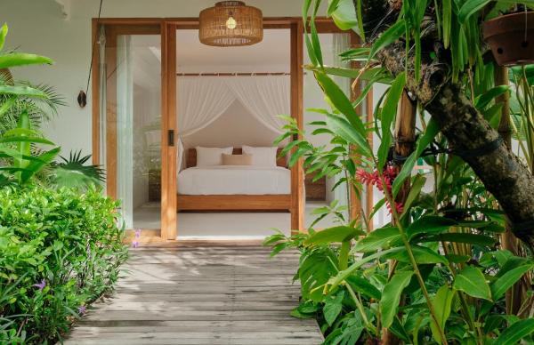 Villa Bali Manis - Modern Luxury 4br Villa Walk To Seminyak Street With Private Pool - Bali