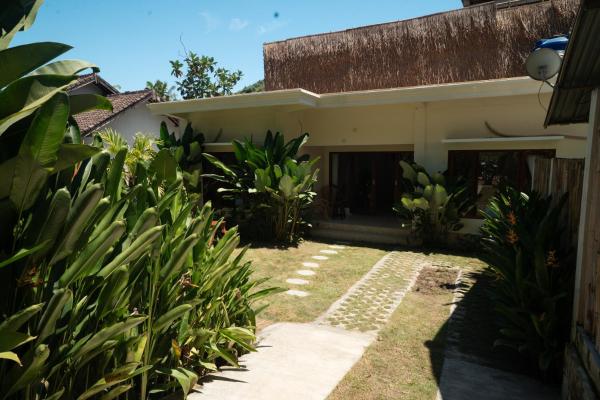 Na zdjęciu widoczny jest obiekt Java Villa Lombok położony w mieście Kuta Lombok.