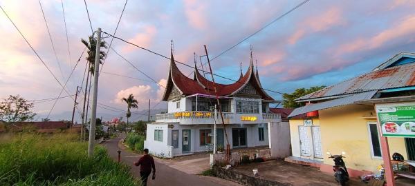 Op de foto is het object Narumi Homestay Bukittinggi km10 te zien, gelegen in de stad Baso.