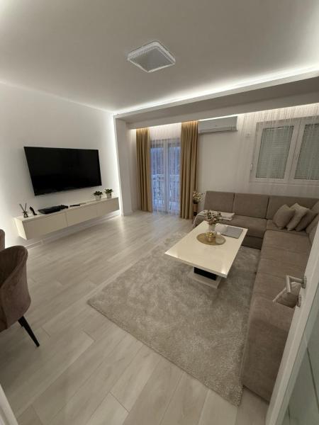 På billedet ses objektet Apartmani Maja beliggende i byen Do.