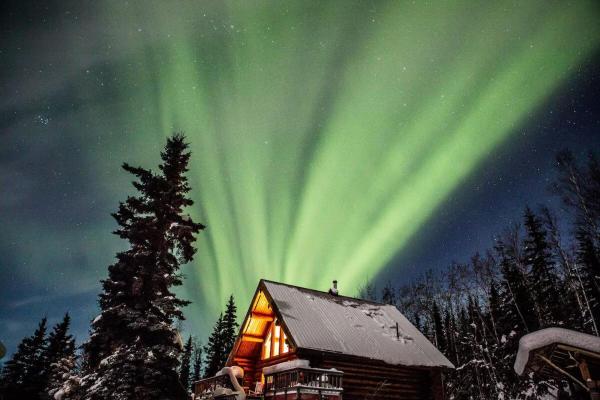 A la foto es mostra l'objecte Moose Mountain Cabin- Cozy retreat with aurora views situat a la ciutat de Fairbanks.
