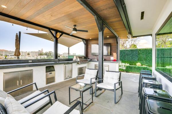 Bild 2: Pool, Spa and City Views Luxe Home in San Diego!