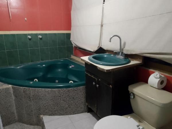Na fotografii je vidět objekt Habitaciones Confortables nacházející se ve městě Tepic.