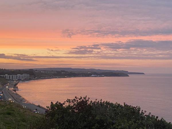 Sea Front Hideaway - Scarborough
