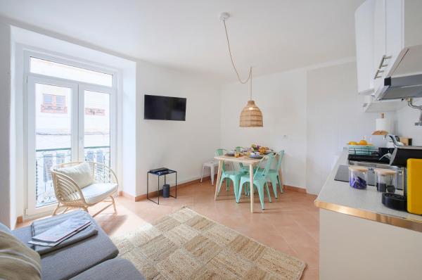På billedet ses objektet Central Stay, 10 Min to Beach, By TimeCooler beliggende i byen Setúbal.