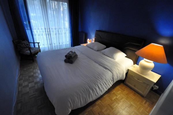 Foto 7: Spacious, Bright Apartment with Private Parking