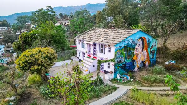 A la foto es mostra l'objecte Dwarahat Village Farmstay- Babaji's Cave situat a la ciutat de Dwārāhāt.