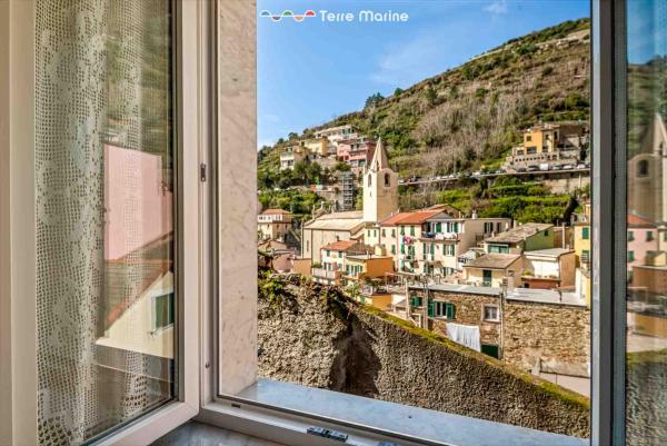 A la foto es mostra l'objecte Casa Castiglione, Terre Marine situat a la ciutat de Riomaggiore.