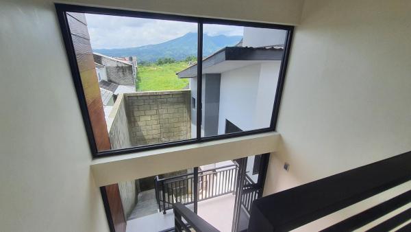 Na fotografii je vidět objekt Compound holiday home - 1 bedroom - Backyard Loft nacházející se ve městě Kertosobo.