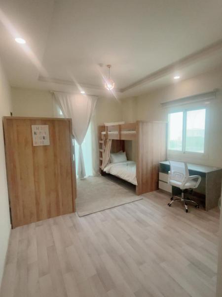 Luxury Apartment With Balcony, City View - Jeddah