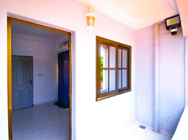 Na zdjęciu widoczny jest obiekt Appartement meublé chambre salon położony w mieście Aoudja.