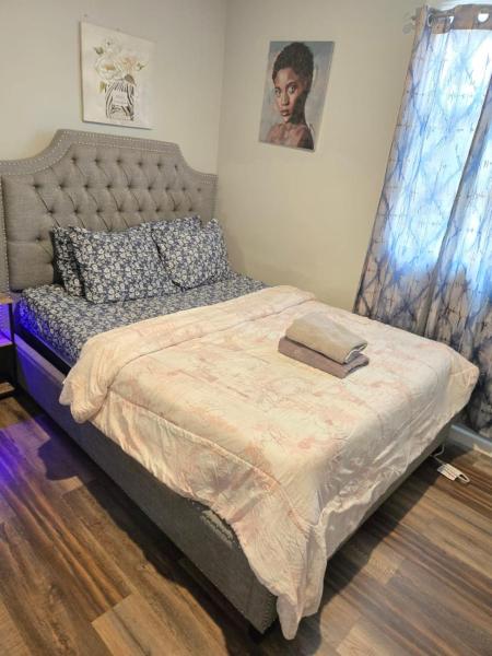 Na zdjęciu widoczny jest obiekt Agape queen room 6D położony w mieście Newark.