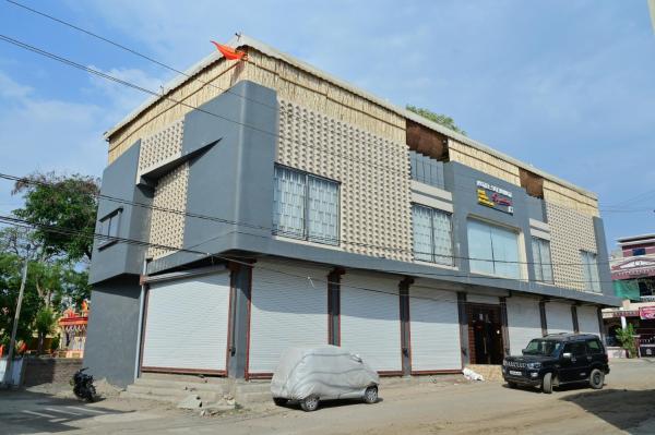 A la foto es mostra l'objecte Hotel Satyawati Signature situat a la ciutat de Barwāni.