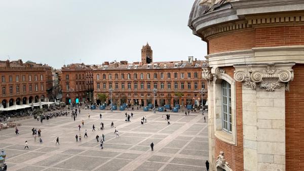 Beautiful flat on Capitole Place, Toulouse