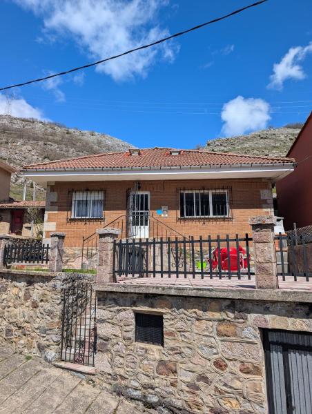 En la foto se muestra el objeto Casa Cimalavilla CABORNERA ubicado en la ciudad de Geras.