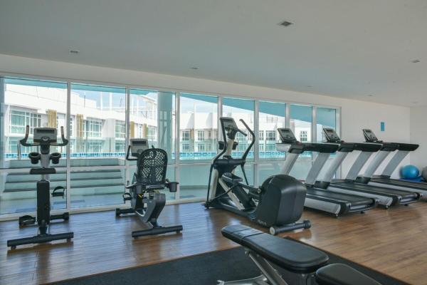 Bilde 3: Complete facility with MRT, KL and Pool view