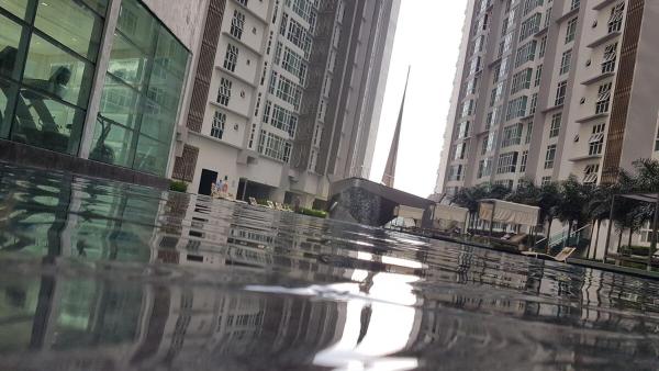 Bilde 4: Complete facility with MRT, KL and Pool view