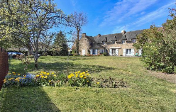 Auf dem Foto ist das Objekt Gorgeous Home In Plélan-Le-Petit in der Stadt Vildé-Guingalan zu sehen.