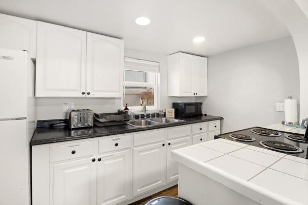 Billede 9: Charming, Historic! Walking Distance to Town!