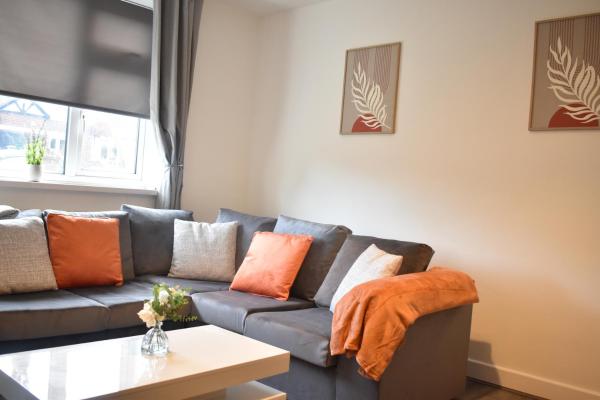 A la foto es mostra l'objecte Spacious 2 Bed Flat Coventry situat a la ciutat de Coventry.