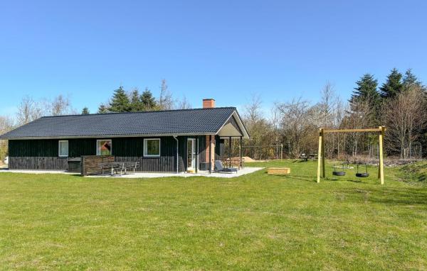 Na foto é possível ver o objeto Beautiful Home In Spøttrup With Wifi localizado na cidade de Ålbæk.