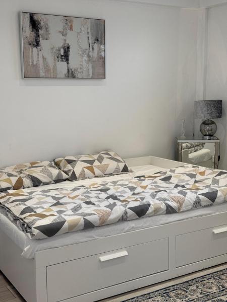 Foto 3: Devonshire - 1 Bedroom Apartment with Full Amenities