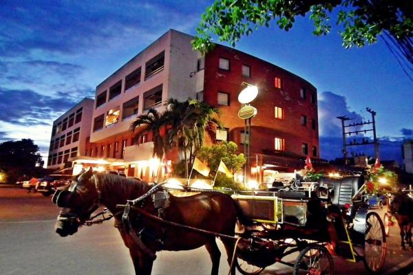 Pin Hotel, Лампанг