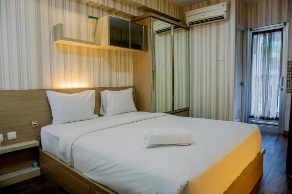 Studio Furnished with Comfort Design Green Bay Pluit Apartment By Travelio, Dżakarta