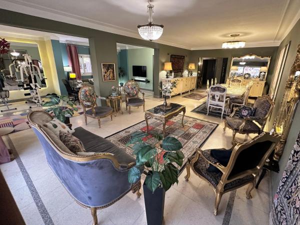 A la foto es mostra l'objecte Spacious, Luxurious 3-Bedroom Apartment in Nasr City for Families & Corporates situat a la ciutat de El Caire.