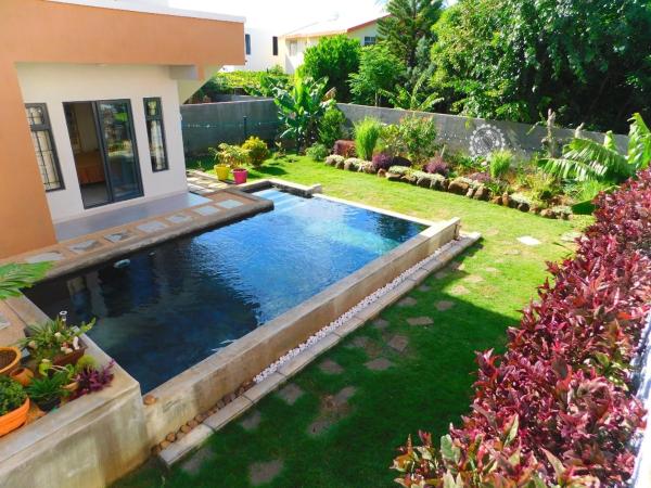 Nella foto è visibile l'oggetto 2 Bedrooms Ground floor villa with private pool & garden situato nella città di Belle Vue.